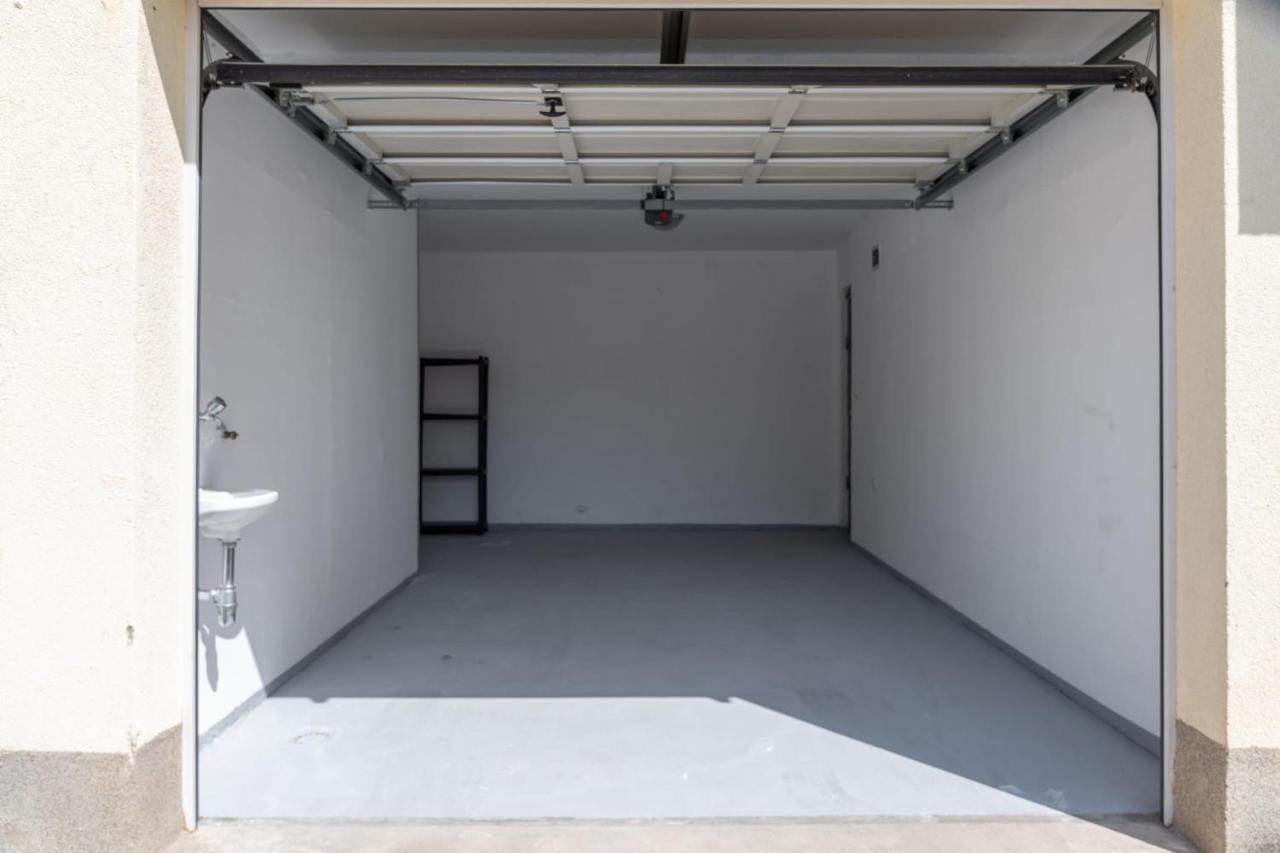 Erholung Free Garage Space Lägenhet Makarska